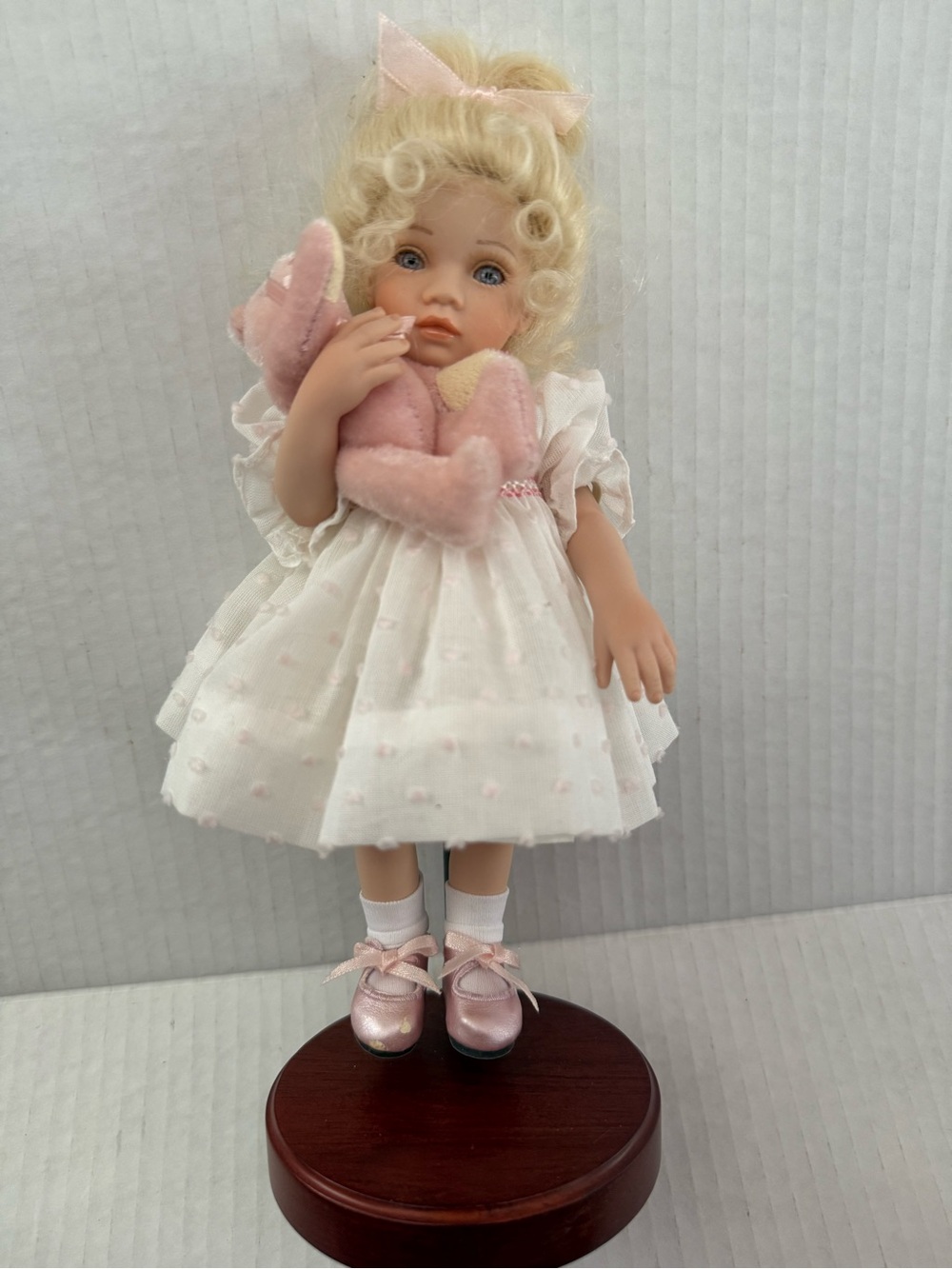 RARE Paulinettes Limited Edition SISSY 8"  w/pink Bear All Porcelain Collector